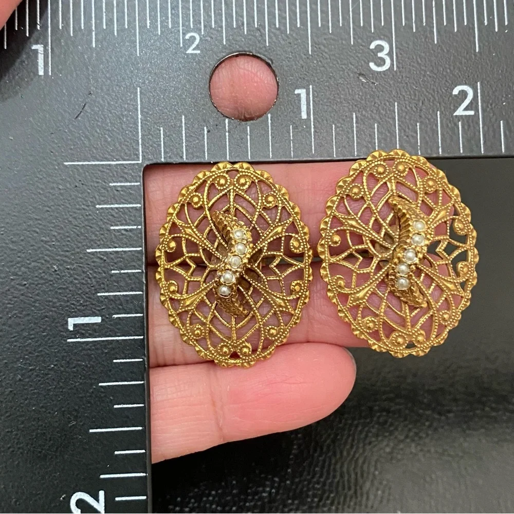 Vintage Unsigned Gold-tone Filigree Micro Pearl Beads Oval Cufflinks
